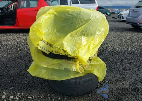 2015 Mercedes-Benz Glk 350 4Matic z USA, uszkodzony, nr VIN WDCGG8JB0FG369928